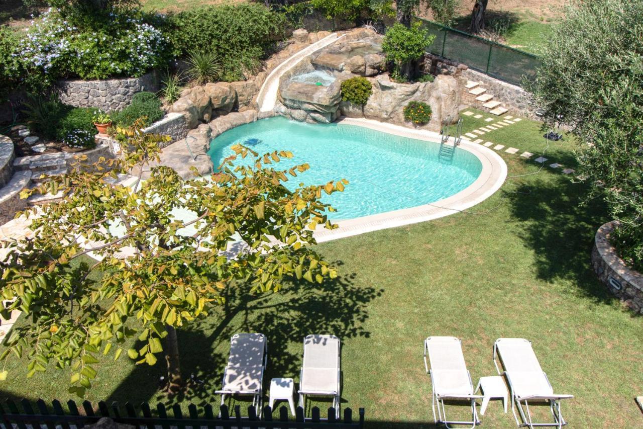 The Red Bougainvillea Appartement